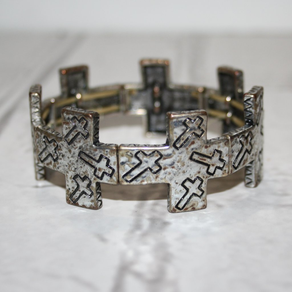 Beautiful Silver Cross Bracelet 7 12$